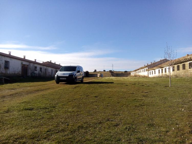 Parque de recreo para paseos con nosotros de mas de 1500m2. Hotel Canino La Cadiera Parque de recreo para paseos con nosotros de mas de 1500m2. Hotel Canino La Cadiera