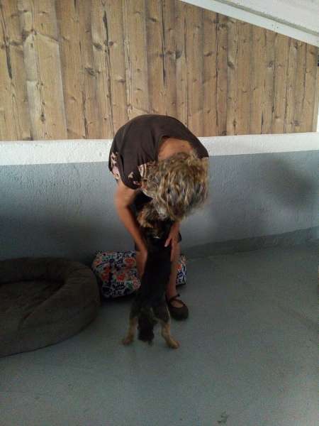 Toby con Maribel en Hotel Canino La Cadiera