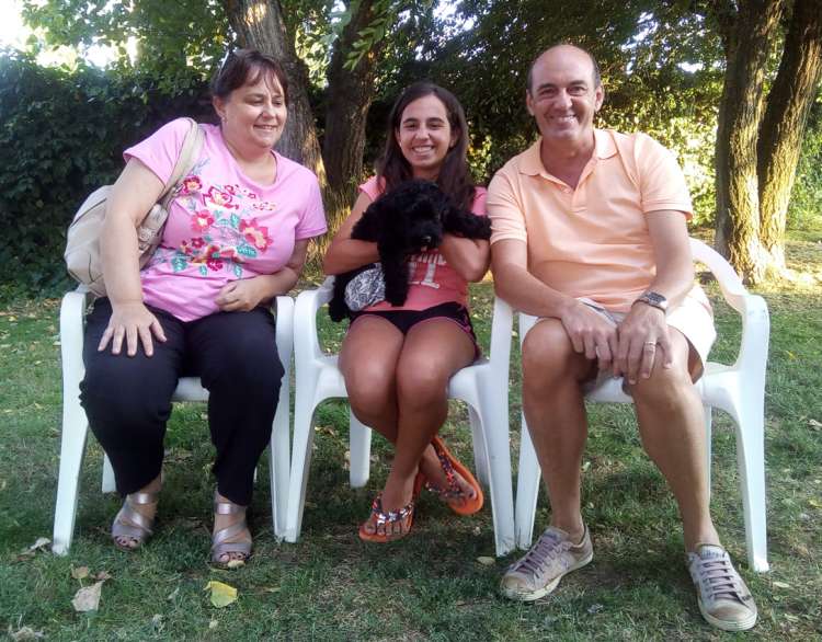Kerry Blue Terrier. Camada 3M. La Cadiera Merlot 2 meses con su familia.