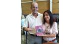 David y Estefania con su libro.
