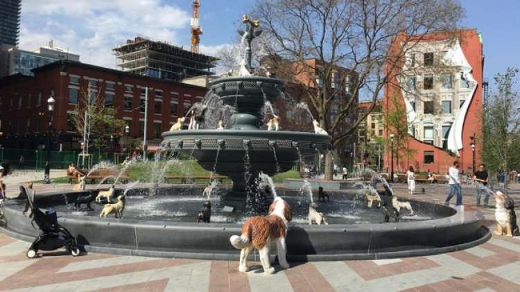 La fuente del perro de Berczy Park (Martin Trainor CBC)