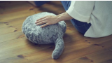 Qoobo  el gato robot sin cabeza (Foto  Kickstarter)